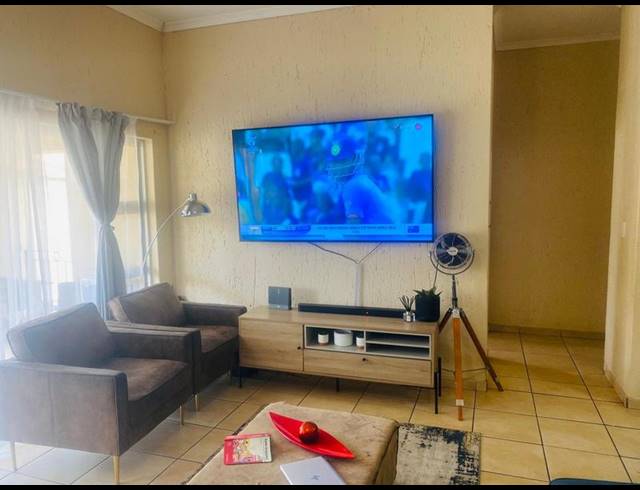 3 BEDROOM TOWNHOUSE FOR SALE IN ORMONDE VIEW